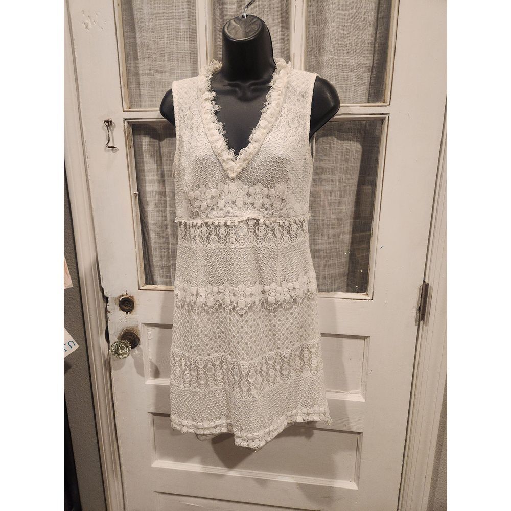 Nine West White‎ Sleeveless V-Neck Dress